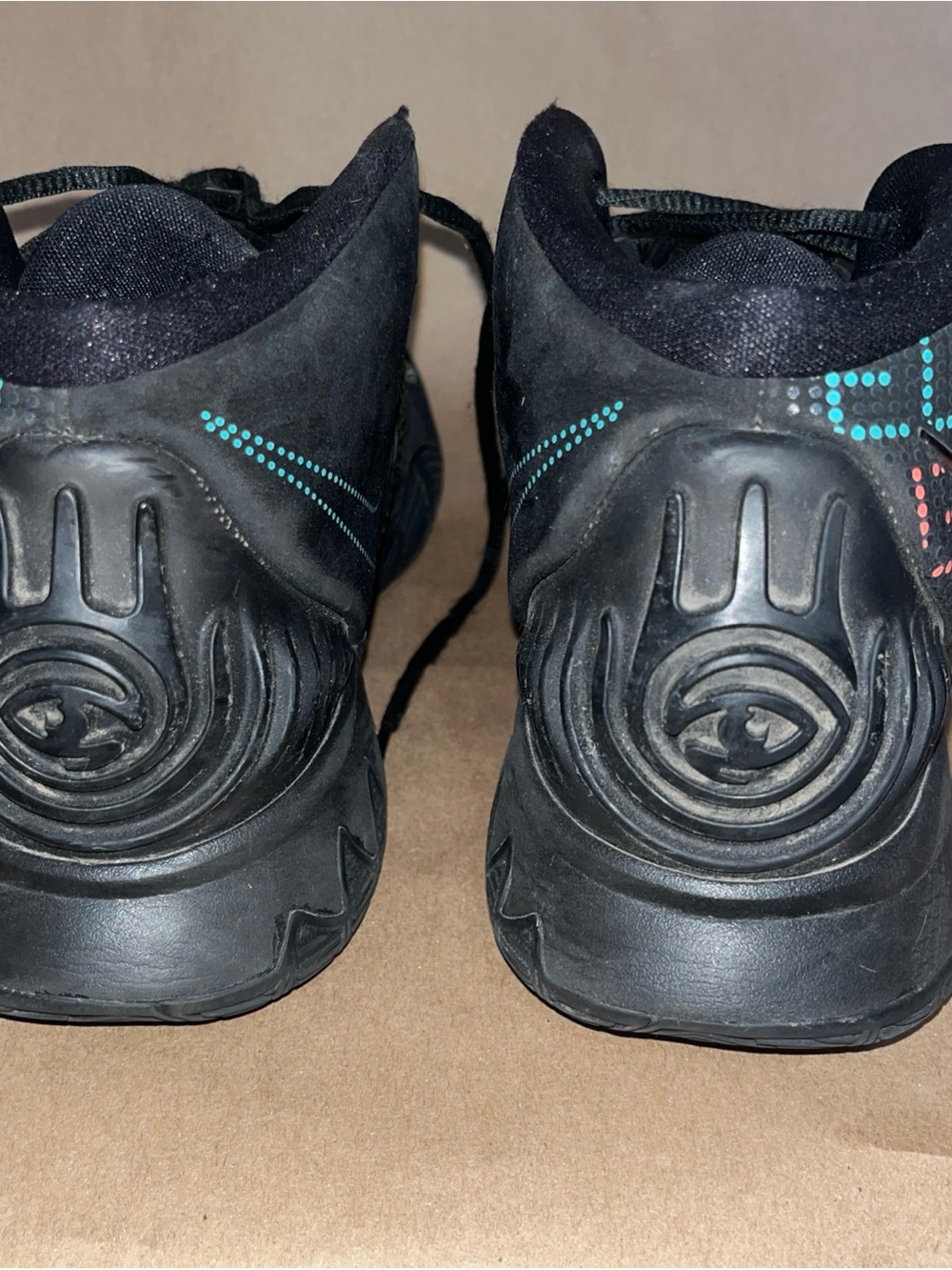 - Nike Kyrie 6 Shot Clock. Size 11.5 . (#N63) - Picture 4 of 10